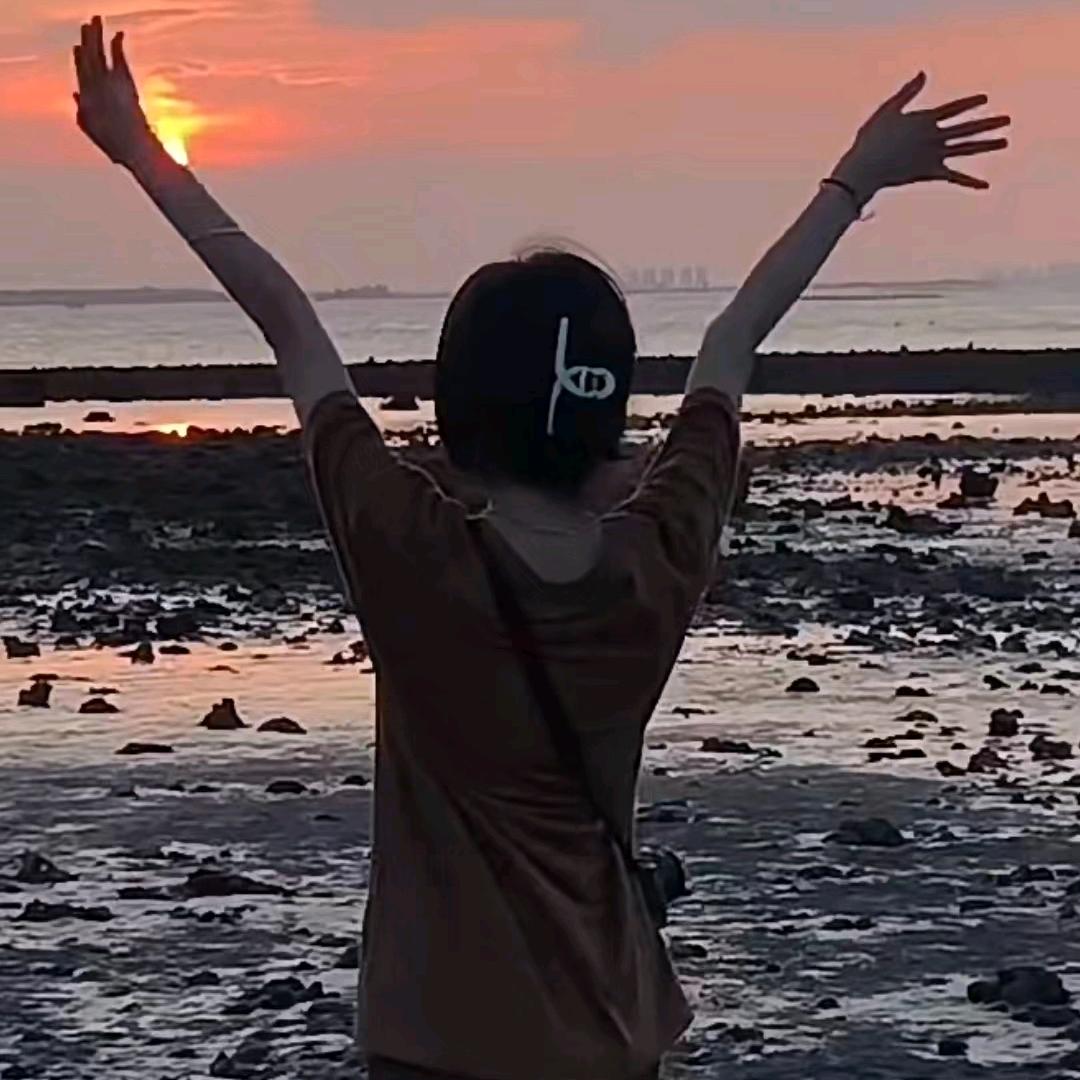 怕怕爱吃草莓🌷🌚