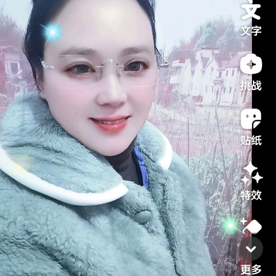 帅帅妈演绎主播。上午9:40