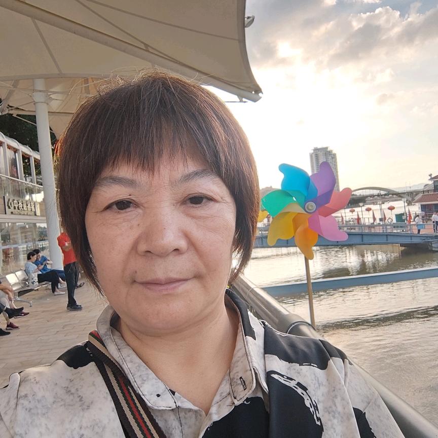 武夷山下之女