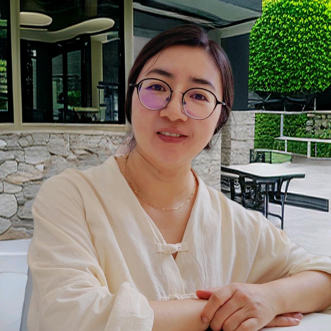 在昭通做产康的臧梅