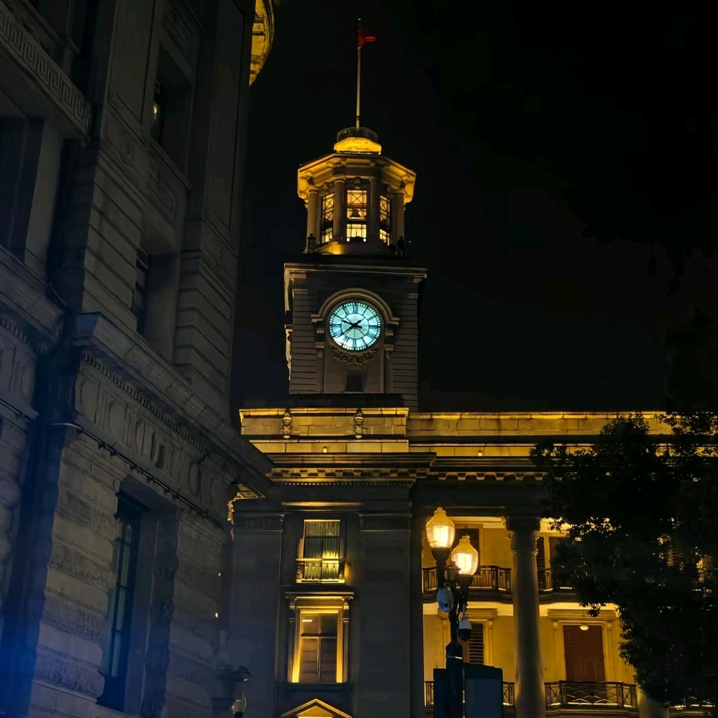 𝒂𝒍𝒐𝒐𝒇𝒄𝒂𝒍𝒎