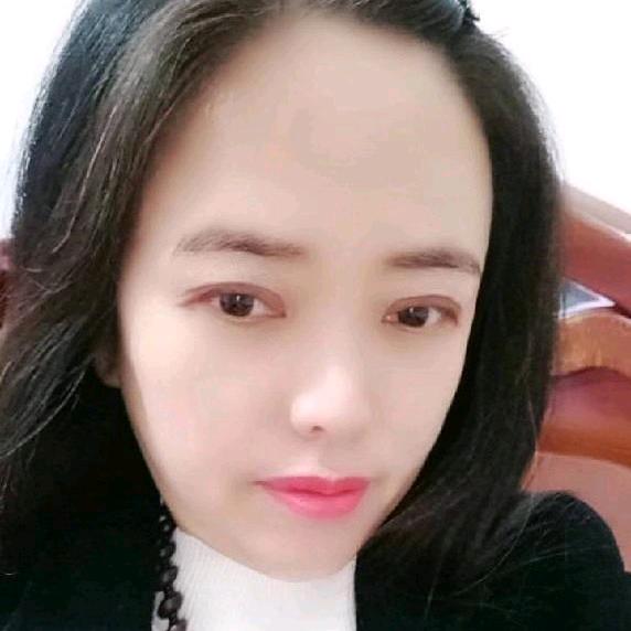 华子爰唱歌