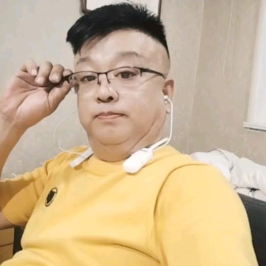展翅飞翔
