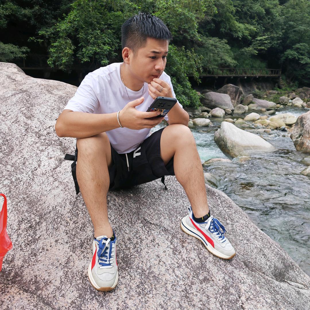 伊人✪ω✪小伟