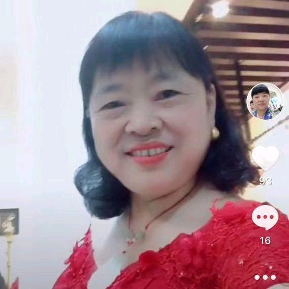 黄新秀