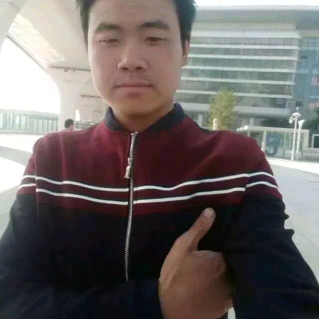 爱养花的小胡