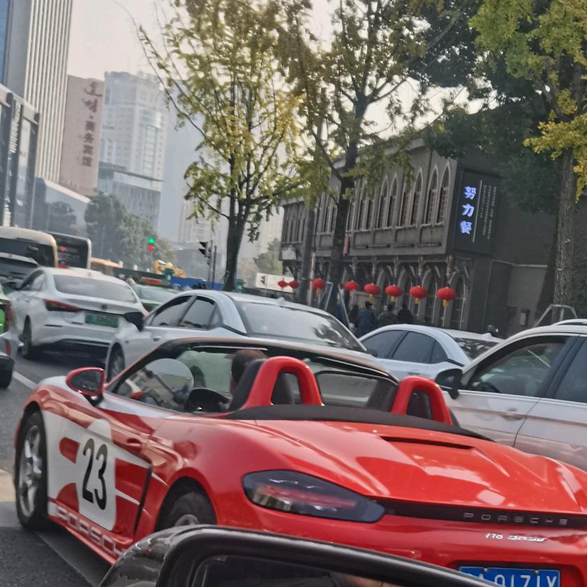 つ卸不掉的素装ゝ