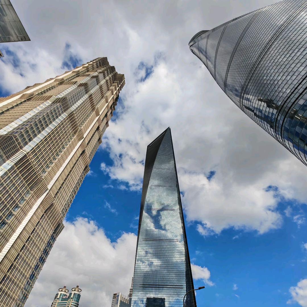 互联网可以造神也可以毁神