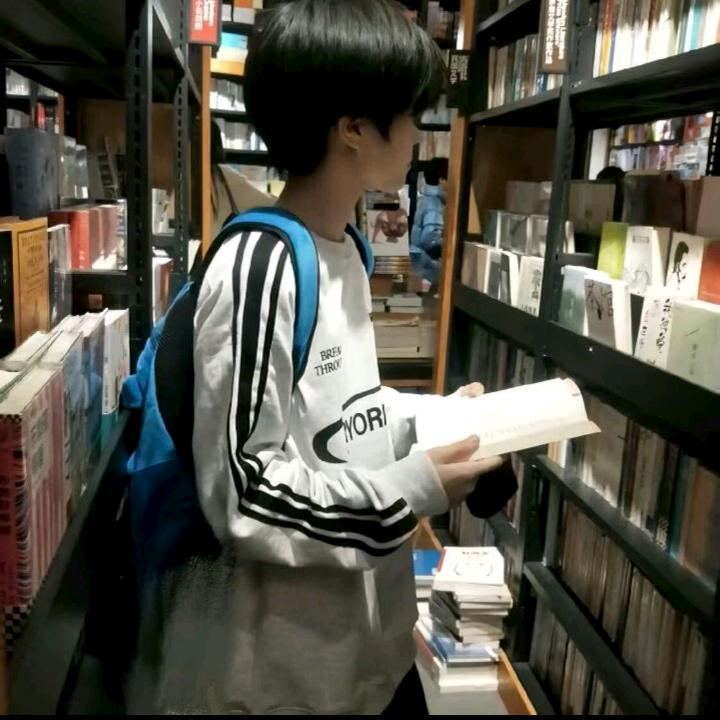 贝贝精神小妹