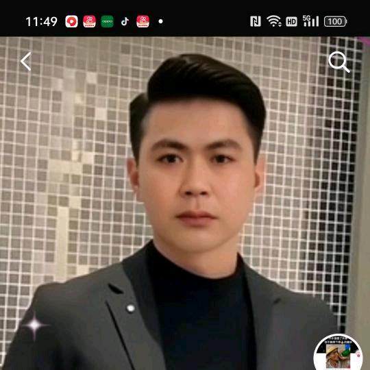 老黄，，，，，，，，，，，，