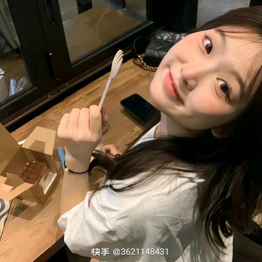 晚睡的小狗