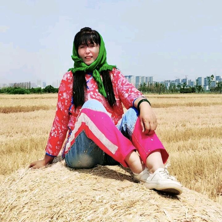 @君子兰🎤（爱唱歌跳舞）