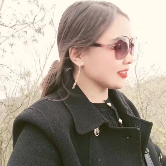 小菊.