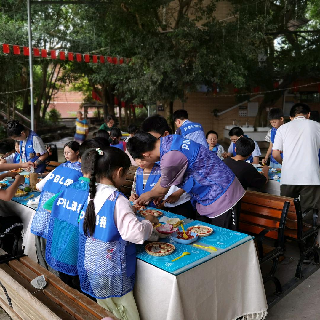 威远县百胜外国语学校