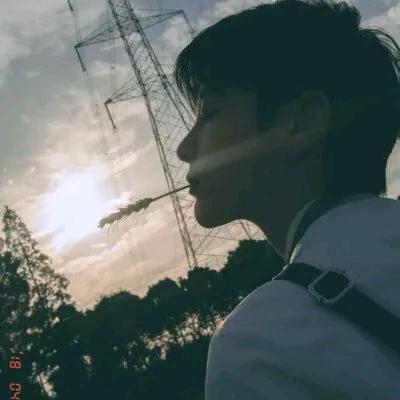 雨季莫忧离，花季莫浅忆