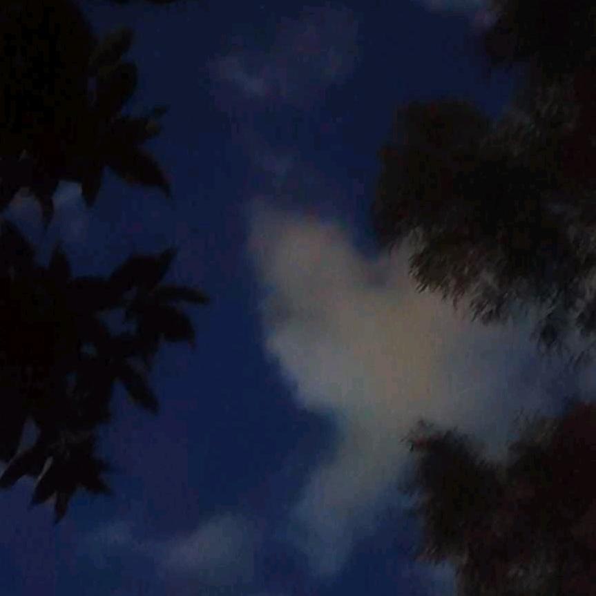 等一轮满月头像