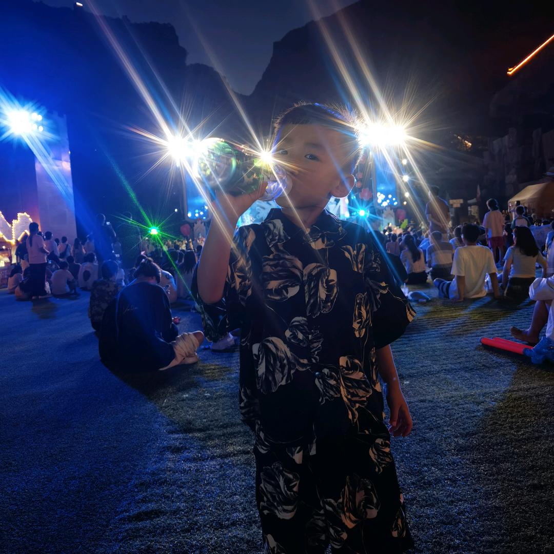 一个臭卖玻璃的