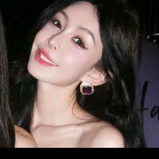 余潇潇-高品质女装