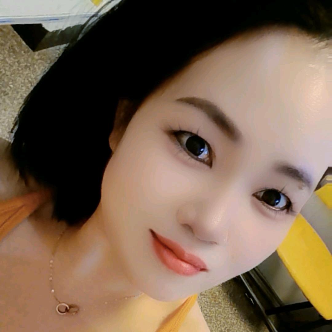 油竹非凡品牌男装仓储店。