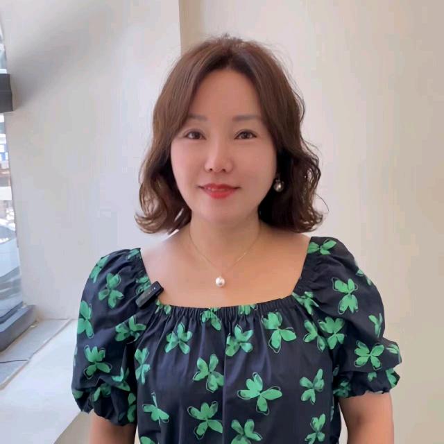 三三