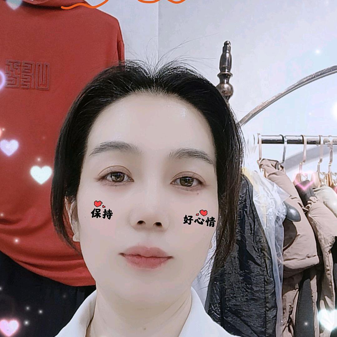 凌云大厦服饰部娅尼蒂澌丛静