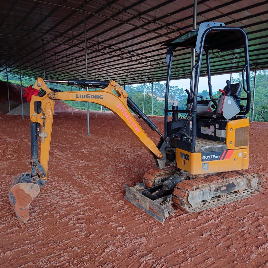 北流微挖出租，带炮锤