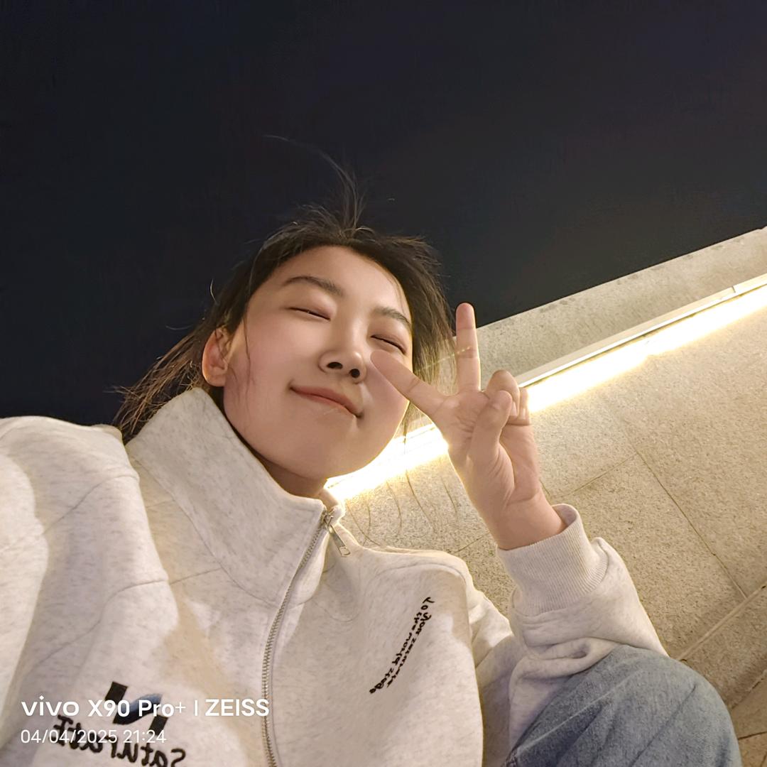 🤗张张个吧🍚🍜🍓🍟🍻☕️🐖