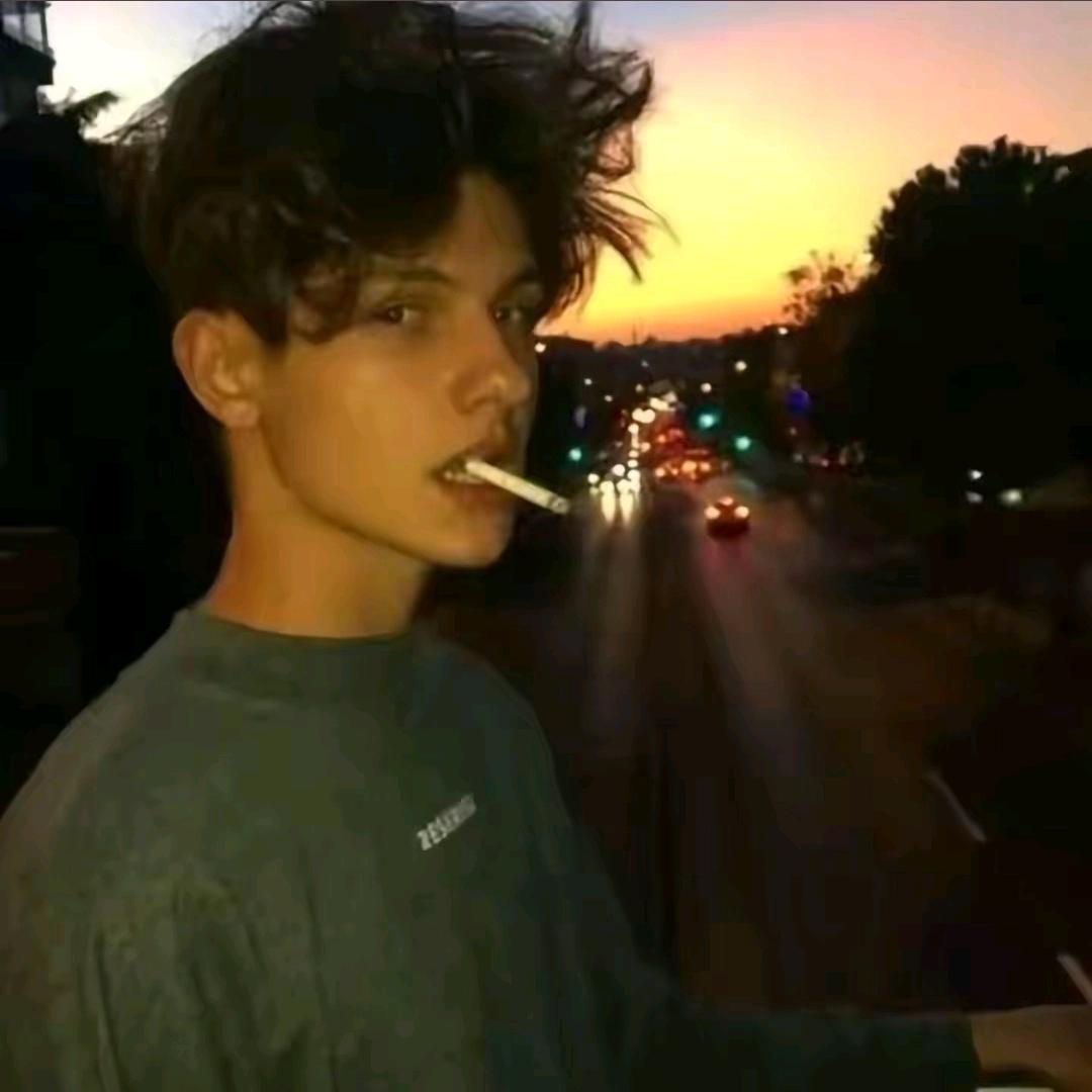 𝙆冷少 🥷7