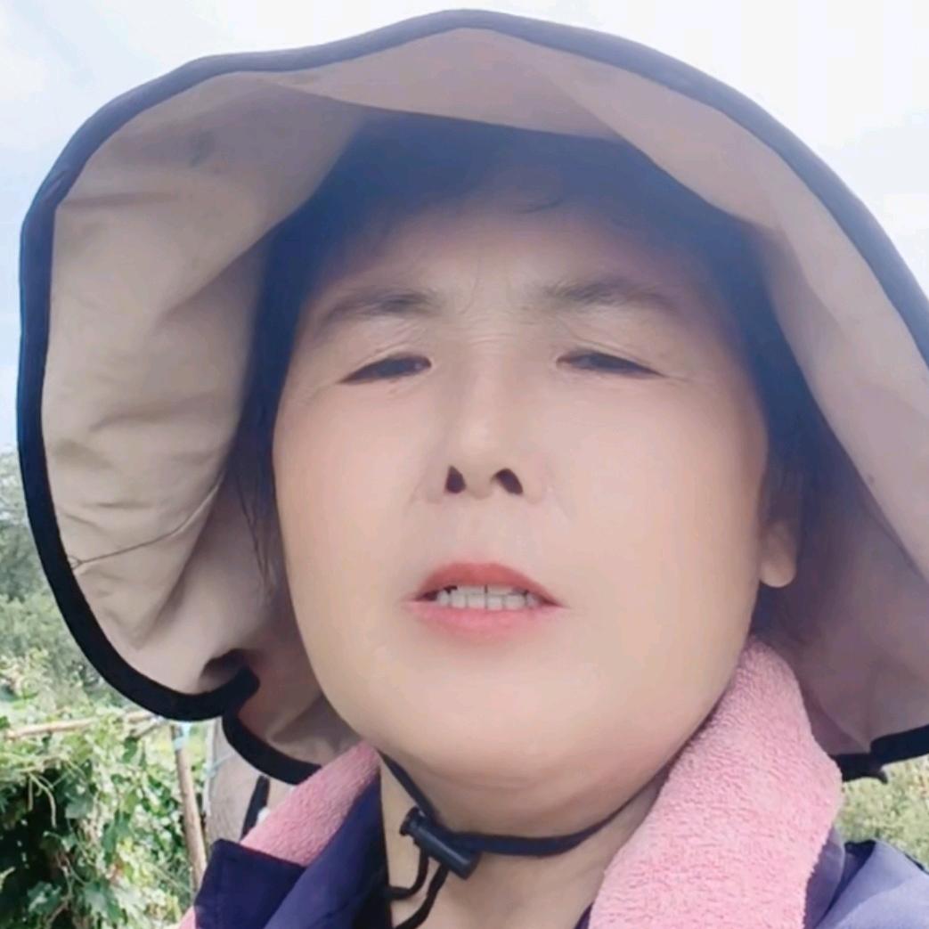 农村阿姨爱唱歌(今天第一天开播，新人主播