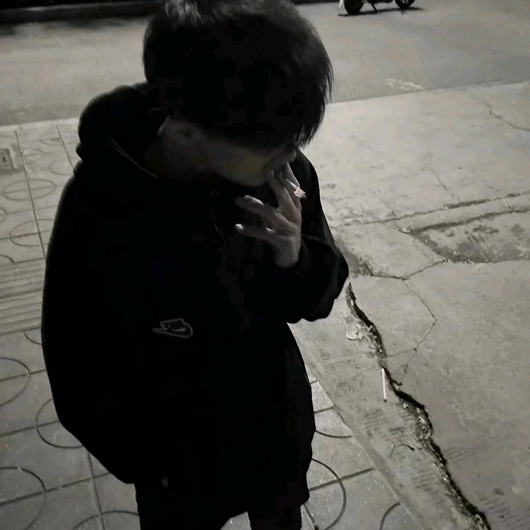 因为害怕男同所以用502把屁股粘住