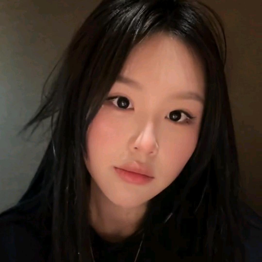 吃不饱饱（微胖女装）