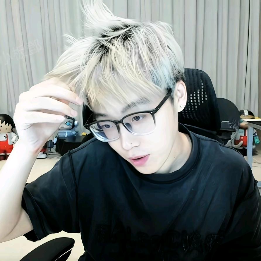 人丑嘴不甜小个不高还没钱