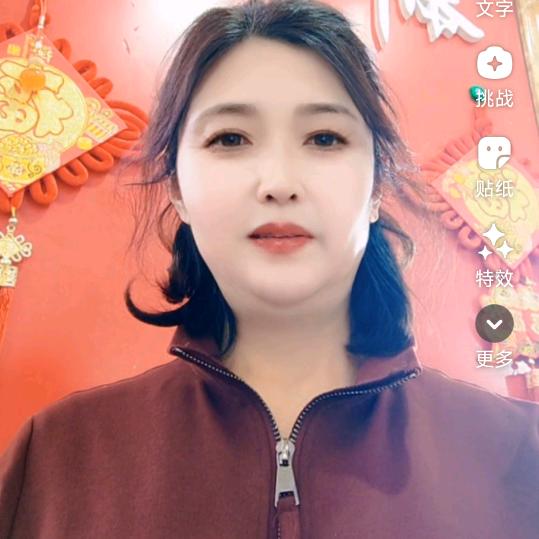 包场河边新豪浦服装穿搭