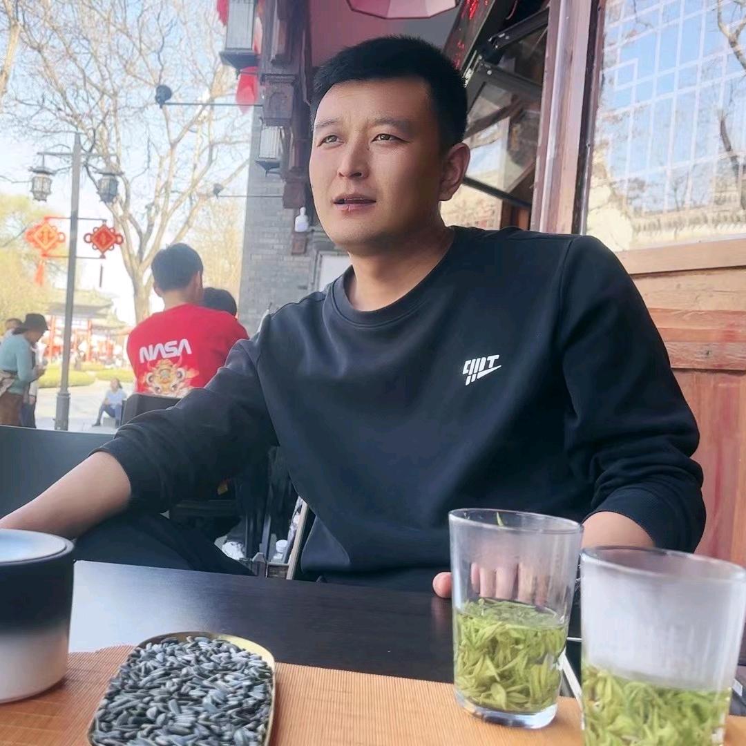 爱吃包子的烧饼