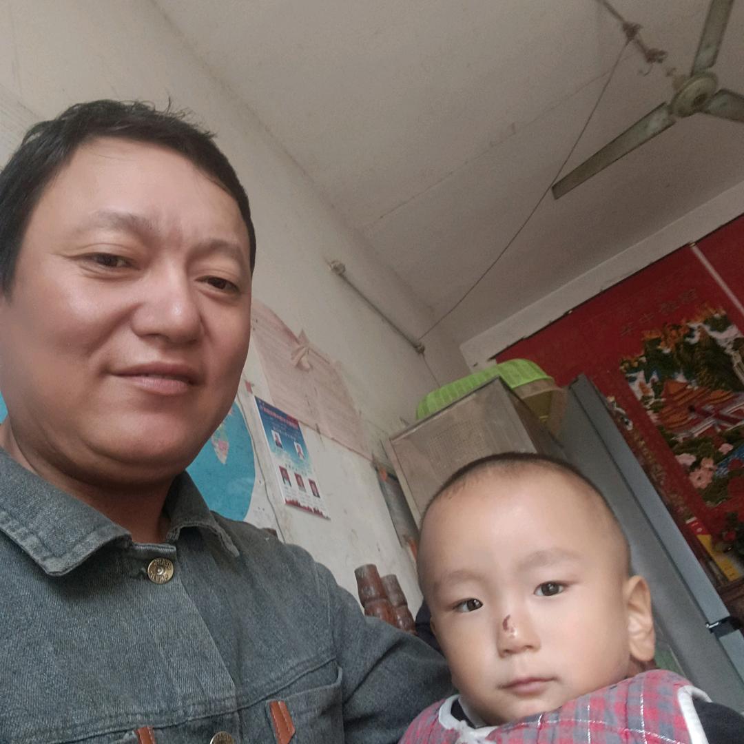 李大伟