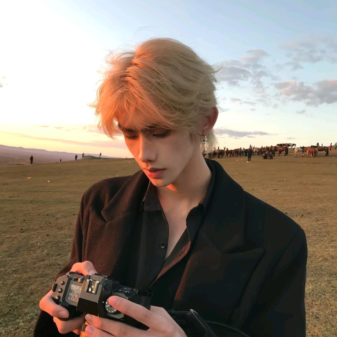 FASHION轻奢沙龙江泽