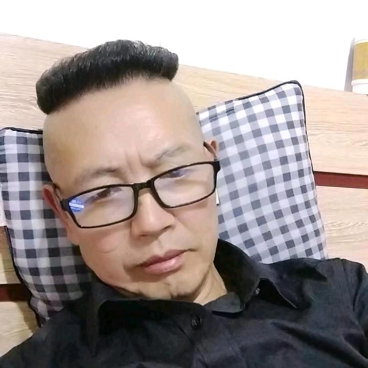 啊🐉无缘对面不相识…