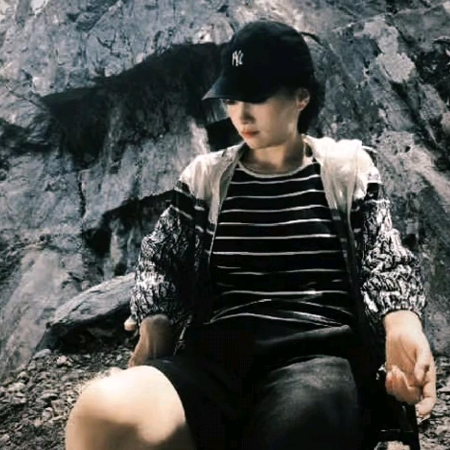 燕菇娘《虾蟹批发平江店》