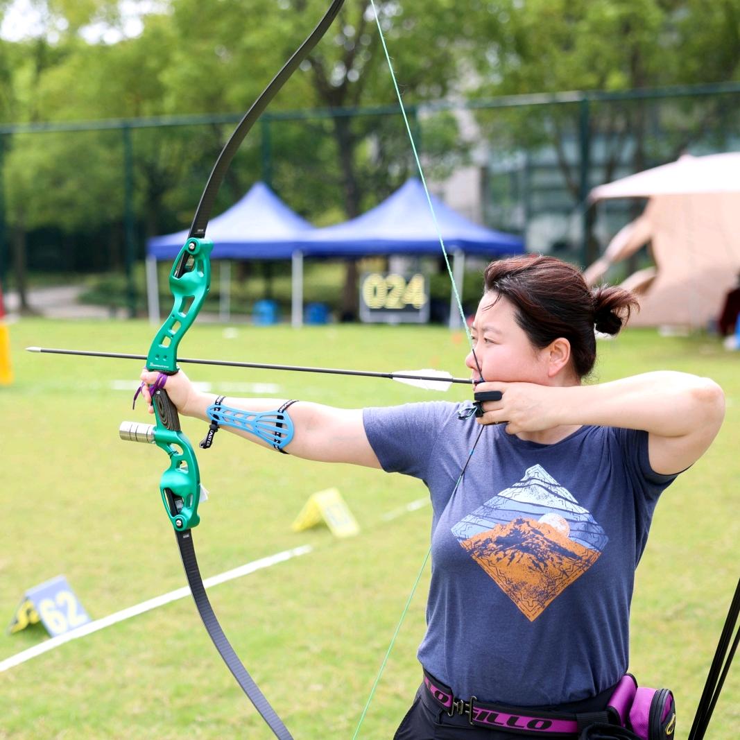 朗 👉🏻 烦恼的右边👈🏻