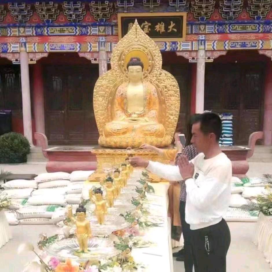 河北马卫宁服装批发