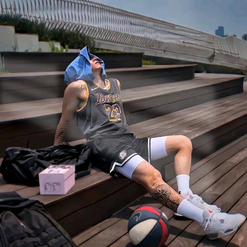 又菜又勇的祥子丶