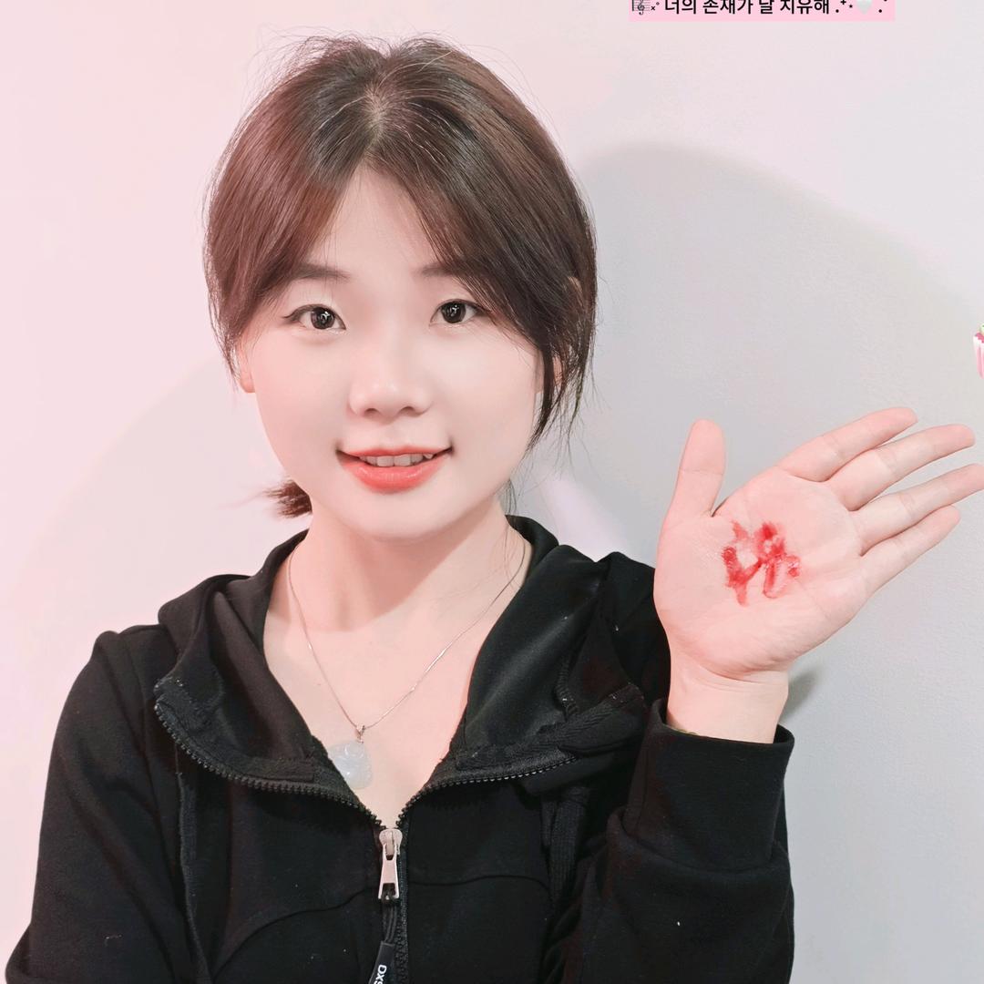 95后小夫妻在邹城贴砖-小任