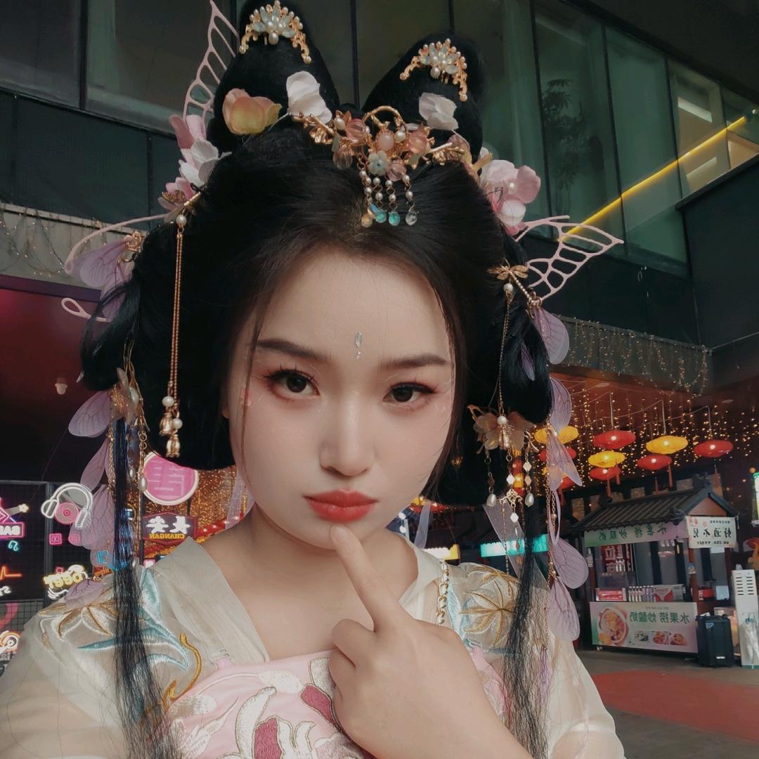 雨落倾城花脸猫