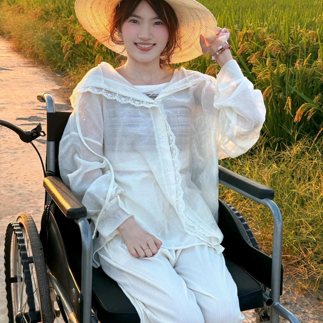 琪琪(努力的活着）