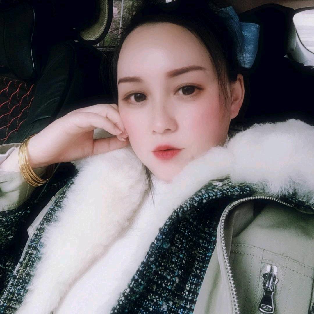 何露萍