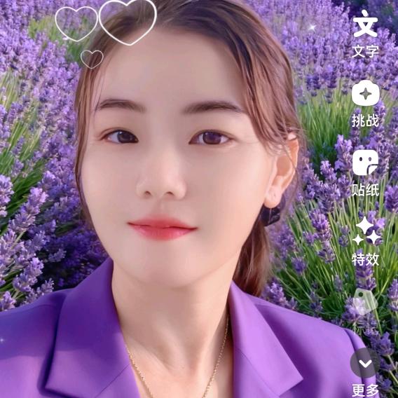 云菲菲（陶瓷瓦）