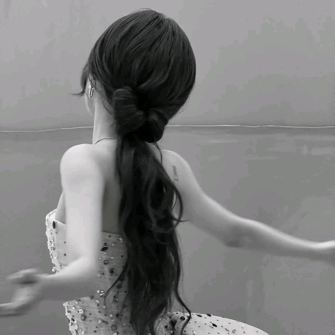 蕾蕾哦“YuQi”头像