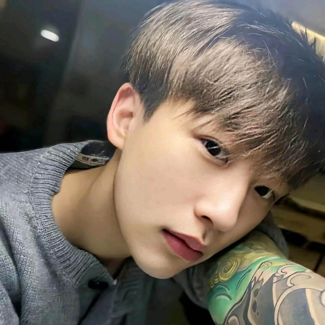 我的青春回头看了我一眼