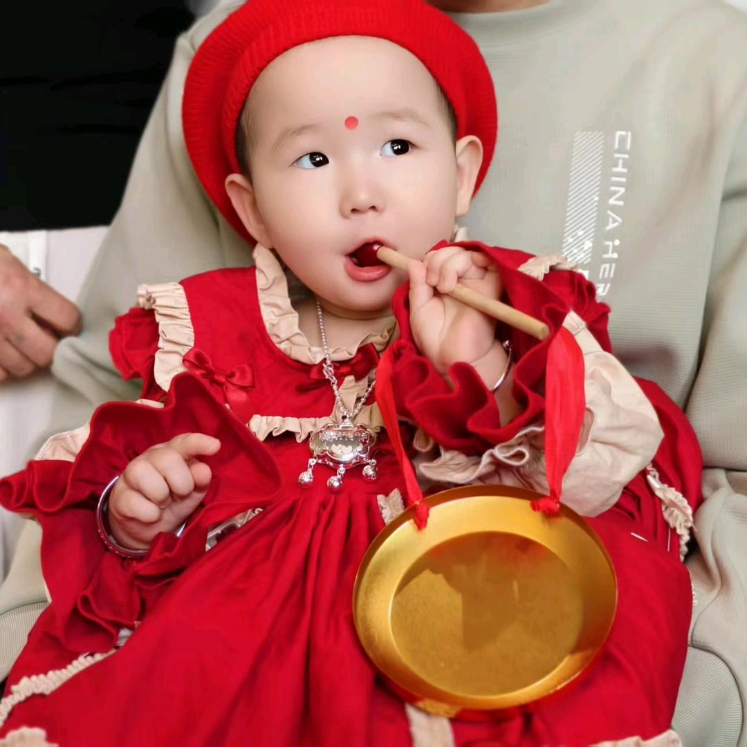 琪琪小盆友呀