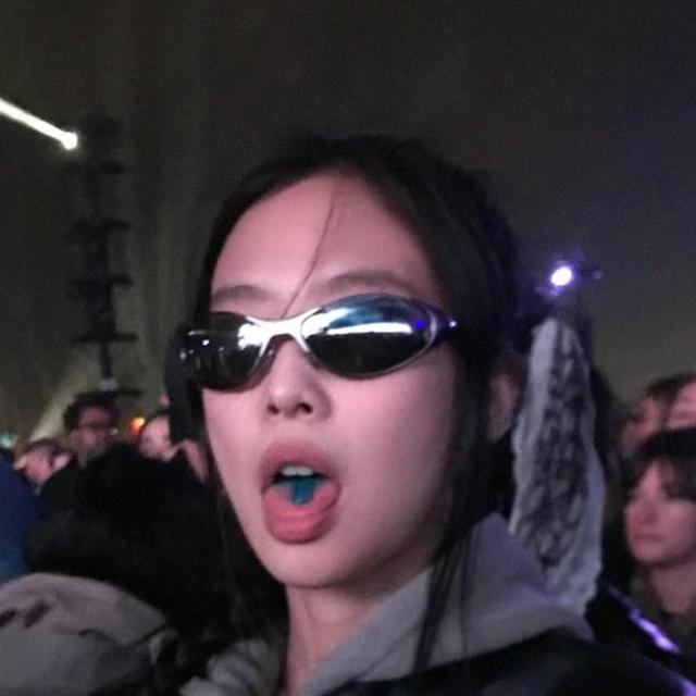 嗯哼